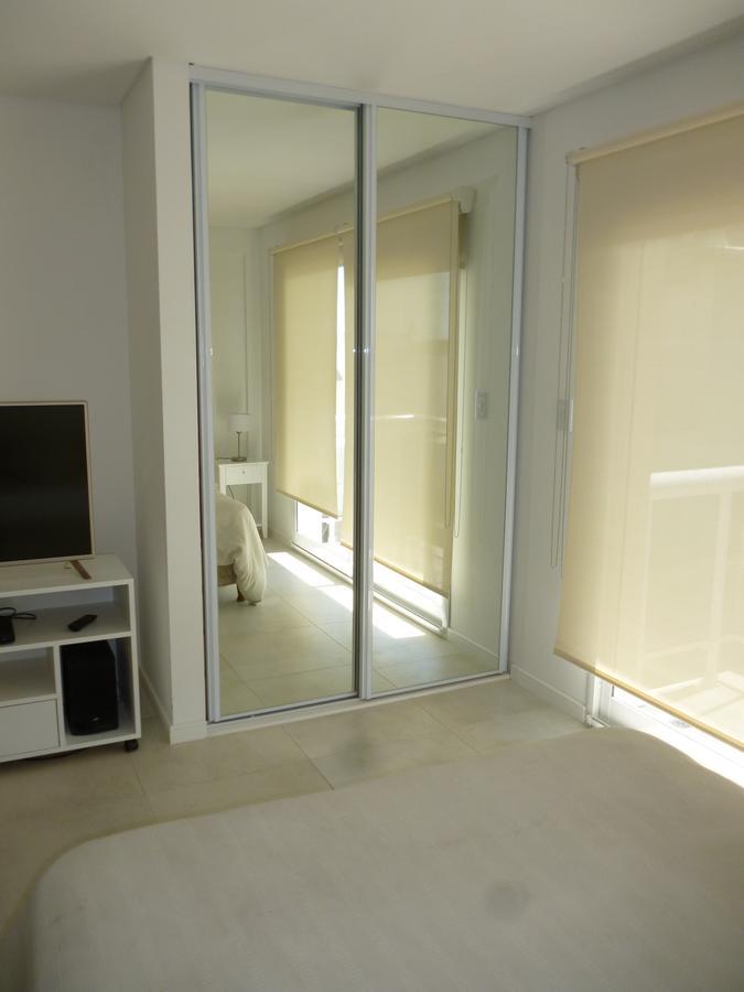 Apartamento 1-1/2 Amb C/balcon Soleado En Edificio Frente Al Mar *