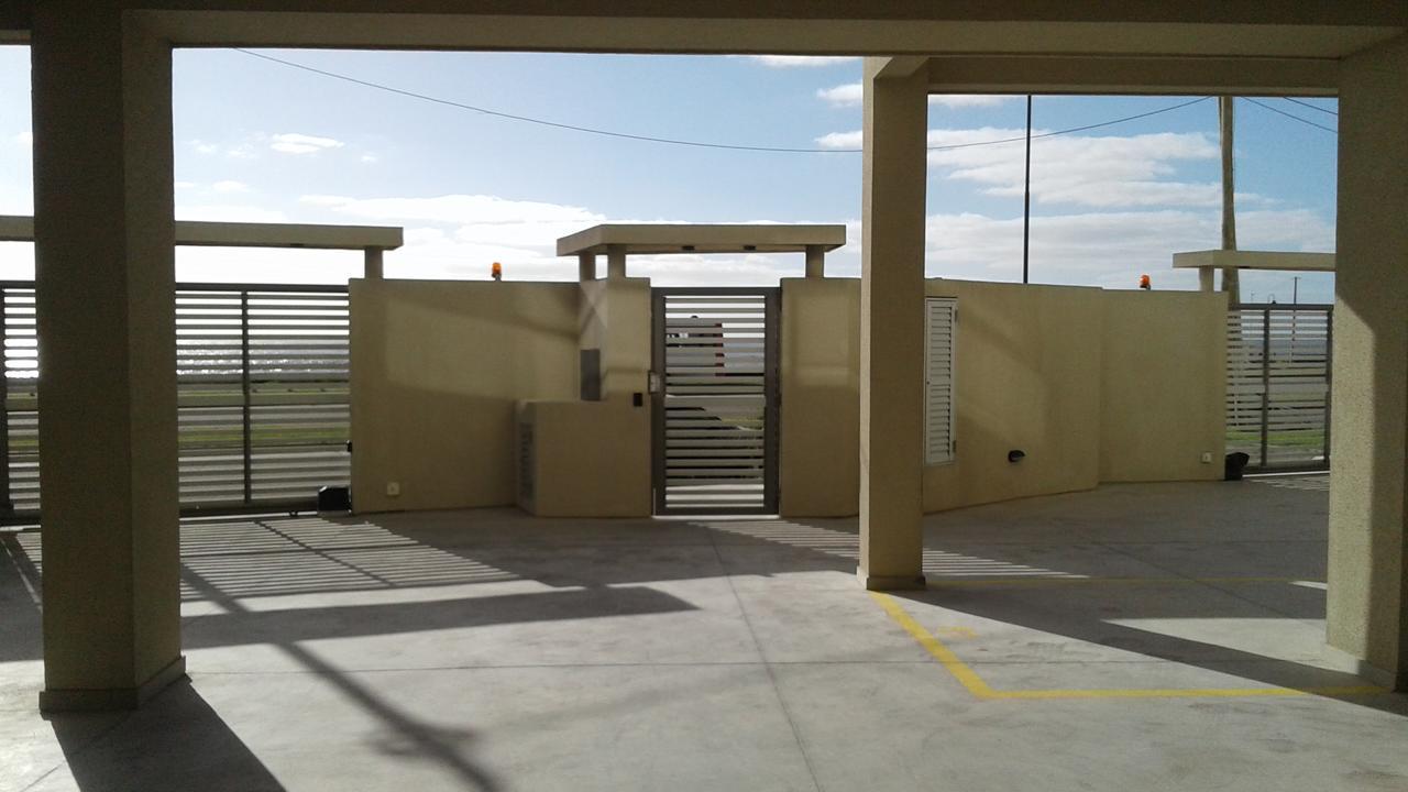 Apartamento 1-1/2 Amb C/balcon Soleado En Edificio Frente Al Mar *