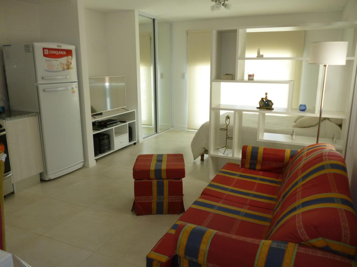 Apartamento 1-1/2 Amb C/balcon Soleado En Edificio Frente Al Mar