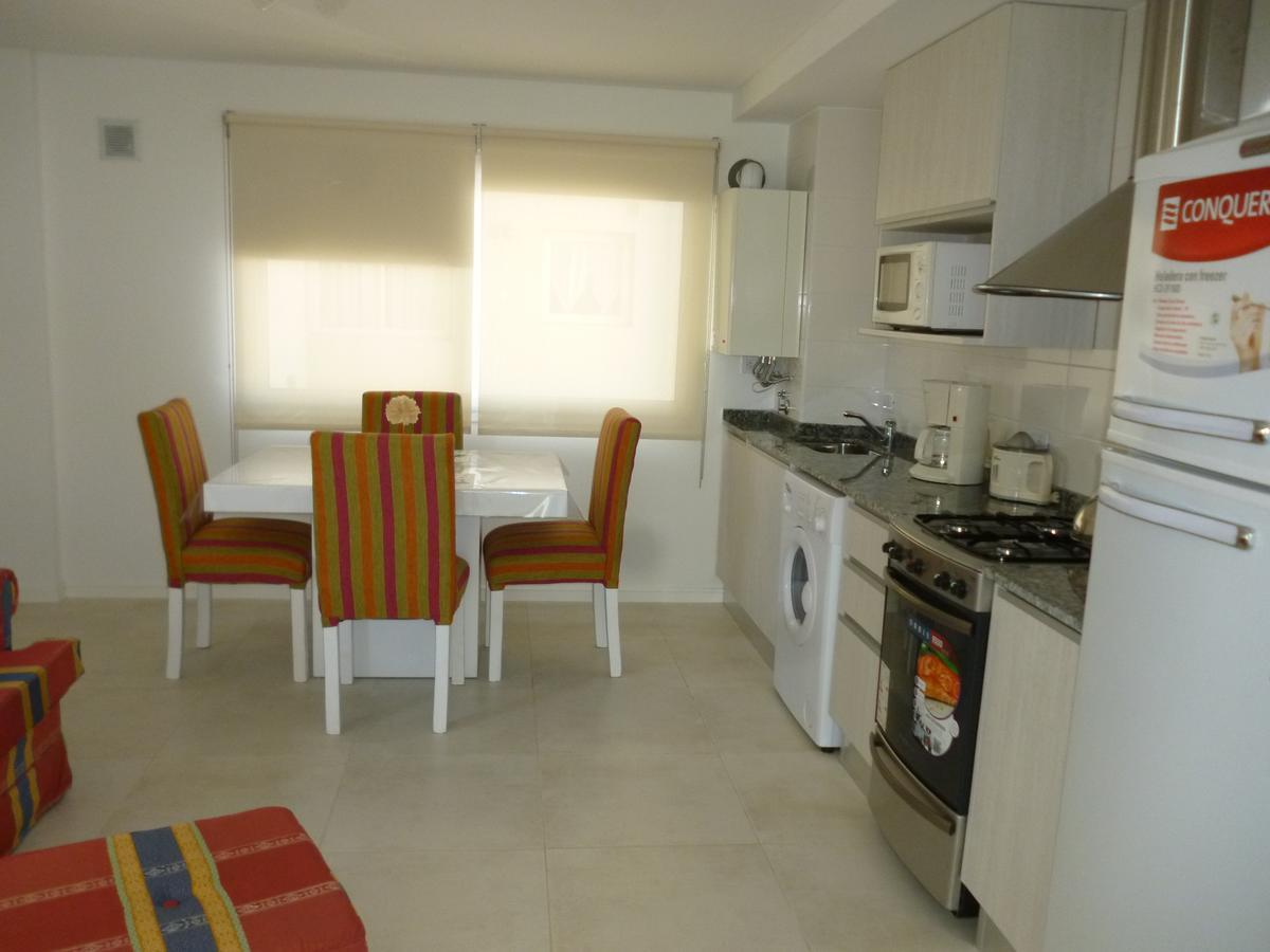 Apartamento 1-1/2 Amb C/balcon Soleado En Edificio Frente Al Mar