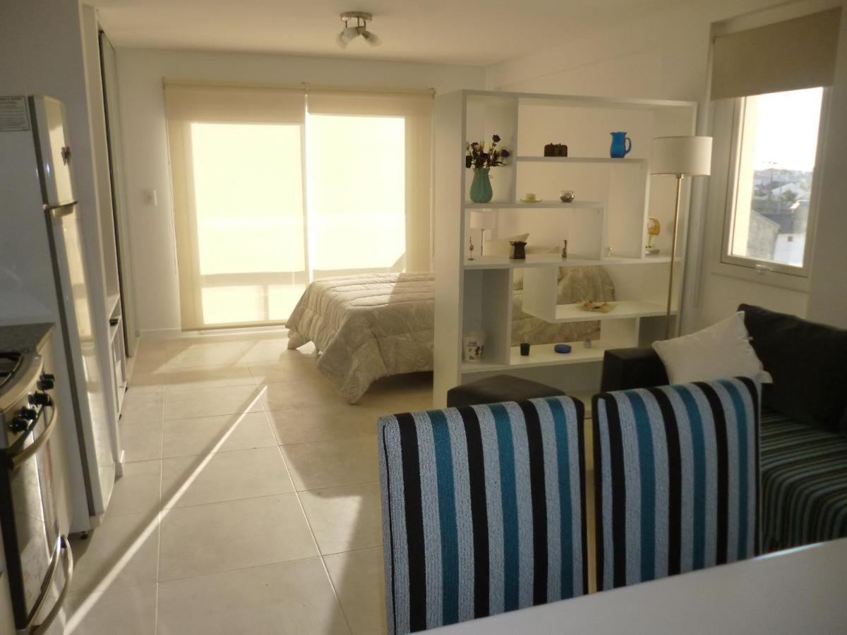 Apartamento 1-1/2 Amb C/balcon Soleado En Edificio Frente Al Mar *